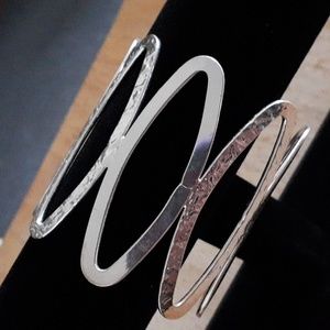 Size Small Silver Bangle Bracelet D102